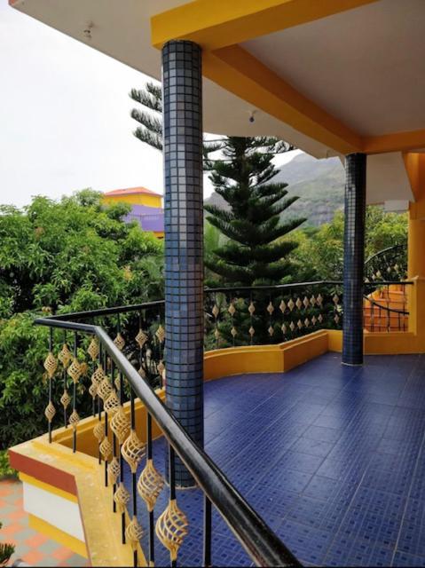 Imperial Inn - Haroz Kuttālam Exterior photo