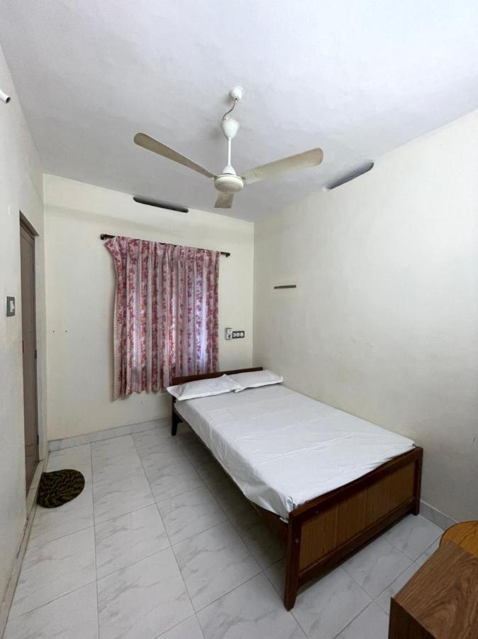 Imperial Inn - Haroz Kuttālam Exterior photo
