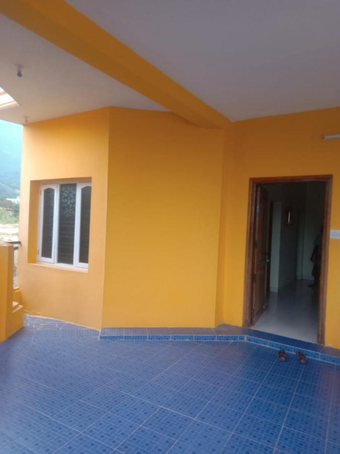 Imperial Inn - Haroz Kuttālam Exterior photo